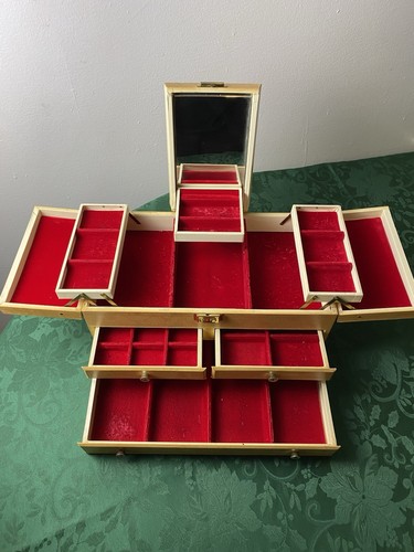 Vtg mele cream jewelry box - mele,