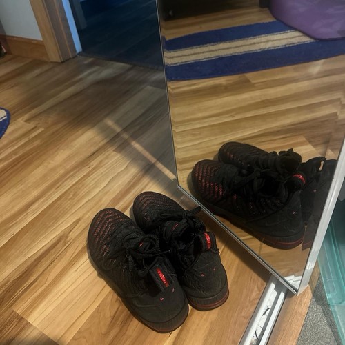 Queste sono nike - queste,