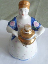 VINTAGE  DULEVO  PORCELAIN   FIGURINE  MADE USSR  1950