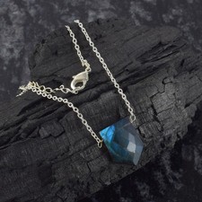 Collana con ciondolo in