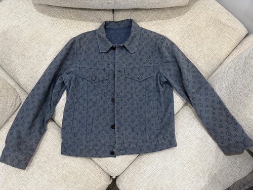 Louis vuitton logo print - louis,