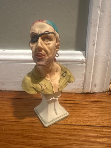 Busto pirata porcellana