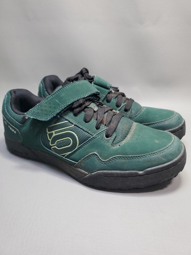 Size five ten maltese - -,
