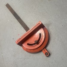 Calibro ad angolo per seghetto