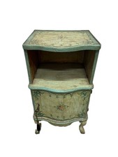 MOBILETTO LACCATO IN STILE