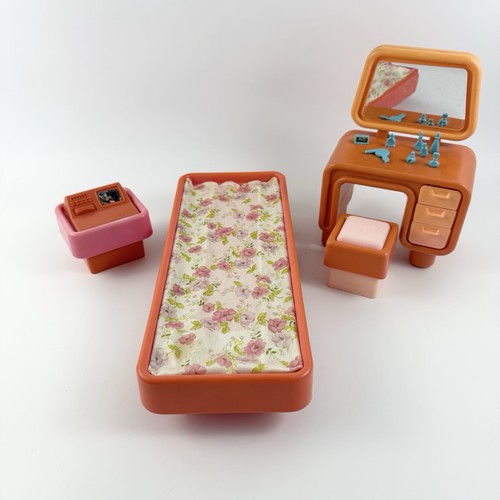 Barbie 1982 dream furniture - 1982,