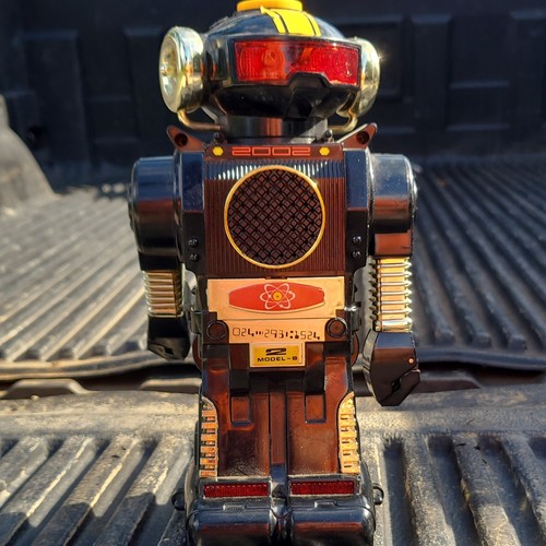 Vintage wind tin - robot, toy