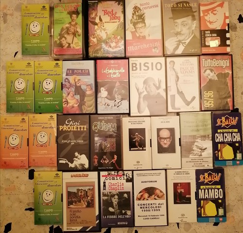 Set videocassette in - set,