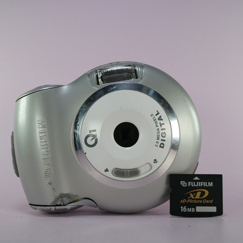 Fujifilm digital camera - digital, q1