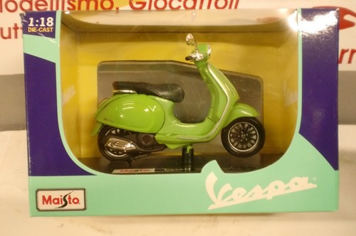 Maisto vespa sprint 150 - 1/18,