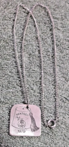 Collana con ciondolo massonico