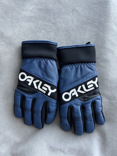 Oakley factory winter - oakley,