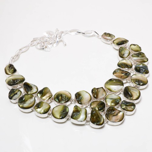Collana con pietre preziose