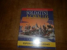 ESPOSITORE IN LEGNO SOLDATINI A CAVALLO DE AGOSTINI -6 PEZZI- BLOCCO-STOCK