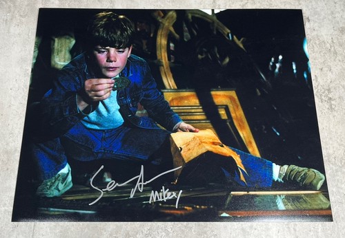 Sean astin signed 11x14 photo - sean,
