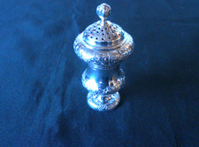 Enorme scuotitore pepe argento massiccio bellissimo datato 1860 Henry Wilkinson & Co 62 grammi