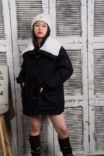 Parka Nero Corto Con Colletto