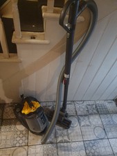 Aspirapolvere a cilindro Dyson