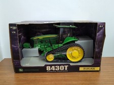 Trattore John Deere 8430T giocattolo fattoria Ertl 1/16 con cingoli potenza fragorosa