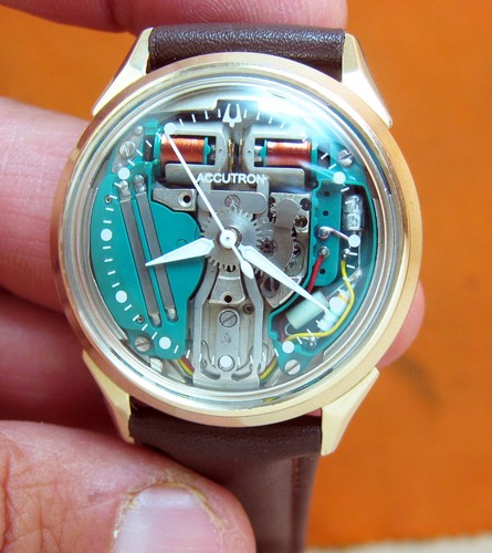 214 accutron spaceview 10kt
