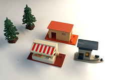 New-Ray Vintage Locomotive Train Railway Toy, 5pz Trees, Snack Bars, Office 1995