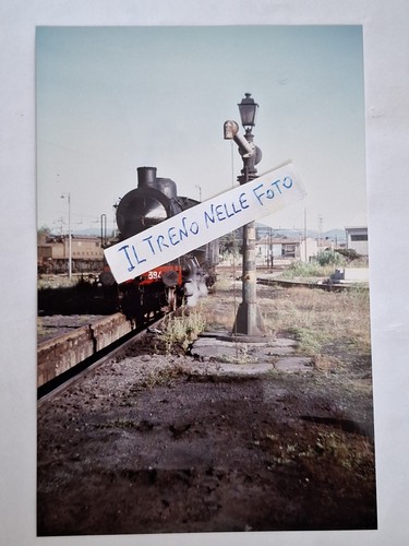 Fotografia deposito locomotive - fotografia,