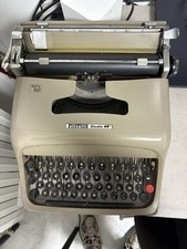 Macchina da scrivere Olivetti