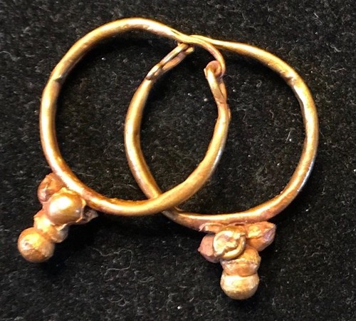 Antica coppia orecchini a - di,