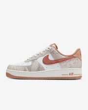 Nike Air Force 1 07 LV8 taglia