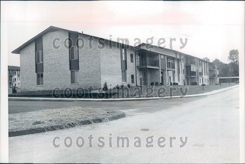 Brick misty lake apartments - brick,