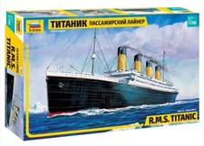 KIT MODELLINO BARCA NAVE STATICO ZVEZDA RMS TITANIC MODELLISMO SCALA 1/700