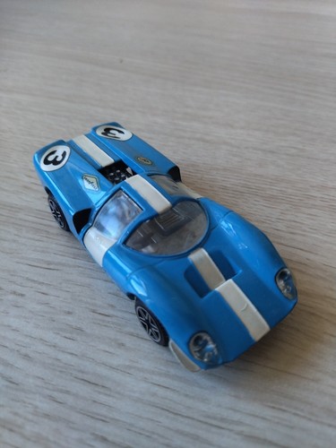 Raro modellino aston - 1/43,