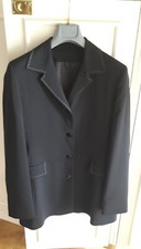 Giacca da donna nera rifinita