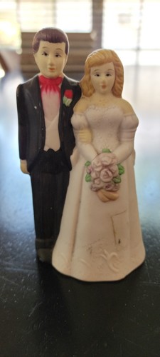 Statuina cake topper