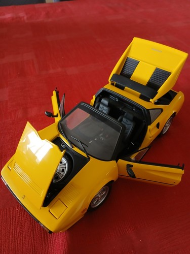 Kyosho ferrari 308 - 1/18,