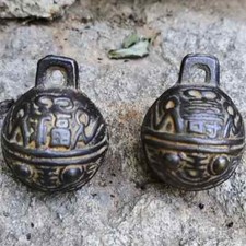 Vecchi oggetti antichi manufatti in bronzo fortunato e longevo campane in rame campane per animali domestici