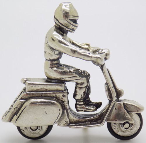 Scultura statuina scooter