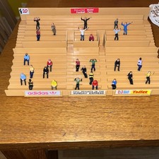 Terrazza Subbuteo con ventagli appena dipinti