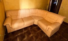 divano giallo fisso in ottime condizioni 