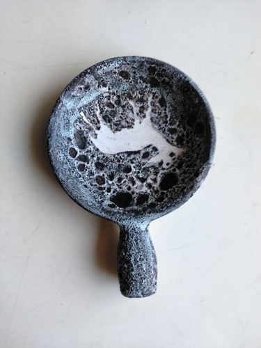 Assiette poêlon type - /,