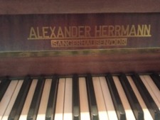 PIANOFORTE VERTICALE HERMANN USATO 