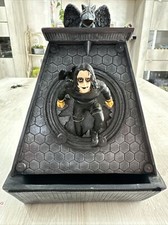 The Crow Statua Fontana