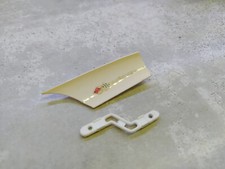 1/18 Plastique aile gauche