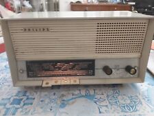 RADIO A VALVOLE PHILIPS CON FM-OM-FONO FUNZIONANTE PERFETTAMENTE REVISIONATA.