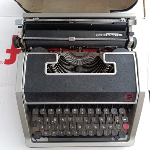 Macchina scrivere olivetti - da,
