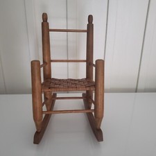 Sedia a dondolo vintage in