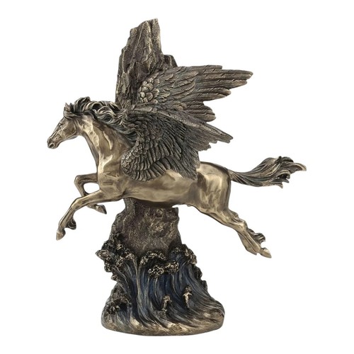 Statua scultura cavallo alato