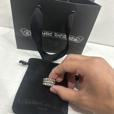 Anello floreale cuori cromati