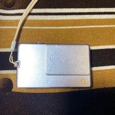 Fotocamera digitale compatta Panasonic LUMIX 12 megapixel non testata con...