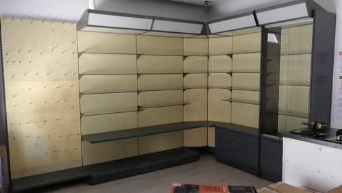 Mobili arredo per negozio